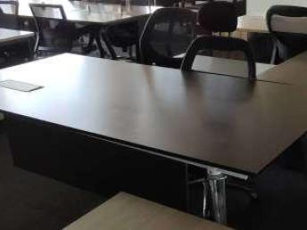 图 现代班台,老板台,经理桌,现货出售 北京办公用品